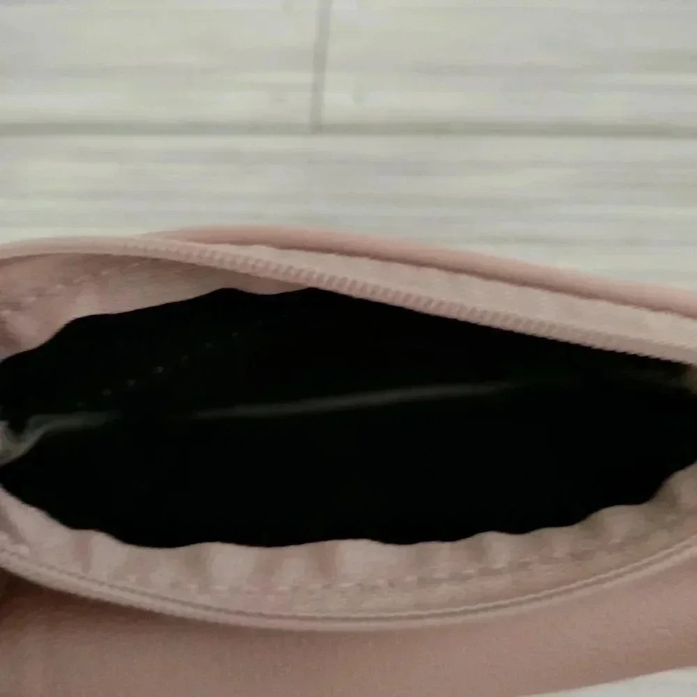 Tahari Pink Small Wallet Snap Zipper Closure